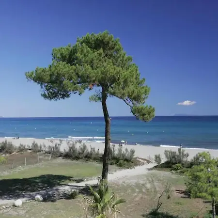 Bungalow A Few Steps From The Beach Nyaraló Borgo